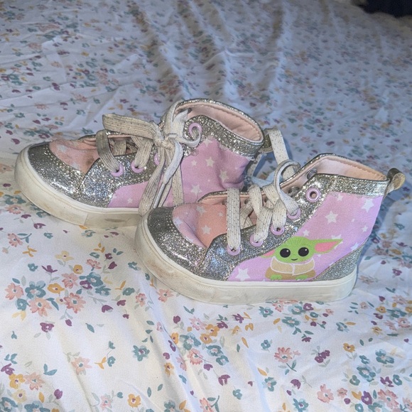Kids Baby Yoda / Grogu High-Top Sneakers in Pink & Purple with Silver Glitter - Picture 2 of 4